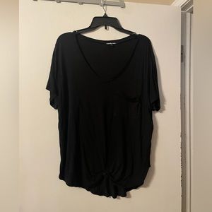 Front knotted black tee